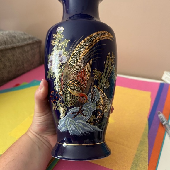 4/$100 Elegant Blue and Gold Vase with Floral Design 💙 - Picture 5 of 9